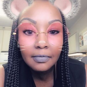 Meet your Posher, Charlette